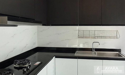 ชุดครัว Built-in โครงซีเมนต์บอร์ด หน้าบาน Melamine สี ES 5048-17 + ขาวเงา