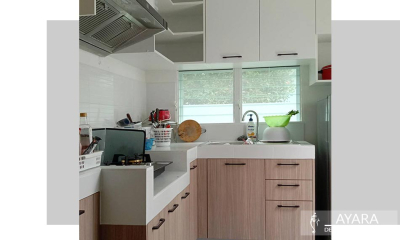 ชุดครัว Built-in โครงซีเมนต์บอร์ด หน้าบาน Laminate สี Olive Afromosia + Ultra White 