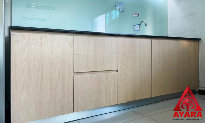 ชุดครัว Built-in โครงซีเมนต์บอร์ด หน้าบาน Melamine สี Brown Oak