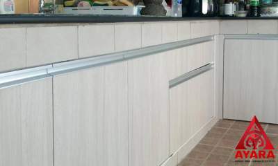 ชุดครัว Built-in โครงซีเมนต์บอร์ด หน้าบาน Laminate สี Wood Flame