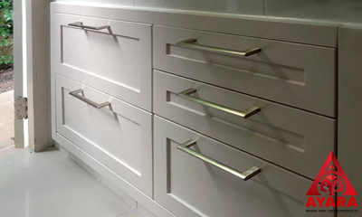 ชุดครัว Built-in ตู้ล่าง โครงซีเมนต์บอร์ด หน้าบาน พ่นสีครีมด้าน