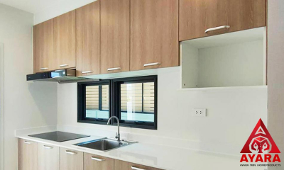 ชุดครัว Built-in โครงซีเมนต์บอร์ด หน้าบาน Melamine สี Nordic Maple