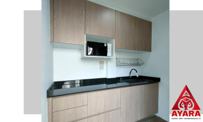 ชุดครัว Built-in โครงซีเมนต์บอร์ด หน้าบาน Melamine สี Laredo Oak
