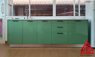 ชุดครัว Built-in โครงซีเมนต์บอร์ด หน้าบาน Hi Gloss สีเขียวเงา