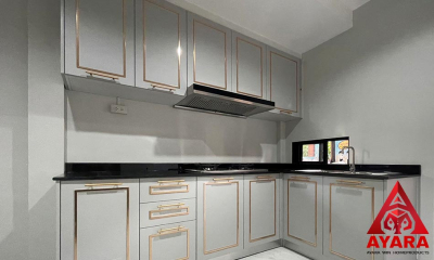 ชุดครัว Built-in โครงซีเมนต์บอร์ด หน้าบาน Laminate สีเทา