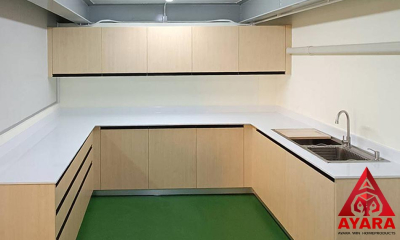 ชุดครัว Built-in โครงซีเมนต์บอร์ด หน้าบาน Melamine สี Maple
