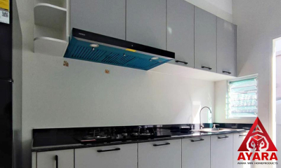 ชุดครัว Built-in โครงซีเมนต์บอร์ด หน้าบาน PVC สีเทาอ่อน