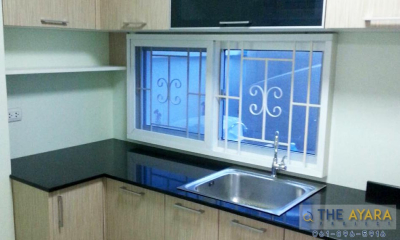 ชุดครัว Built-in Laminate ลายไม้ Wheat Strand