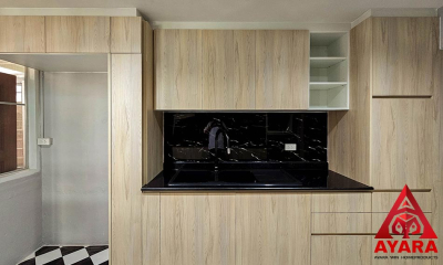 ชุดครัว Built-in โครงซีเมนต์บอร์ด หน้าบาน Laminate สีลายไม้