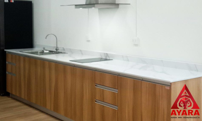 ชุดครัว Built-in โครงซีเมนต์บอร์ด หน้าบาน Laminate สีลายไม้
