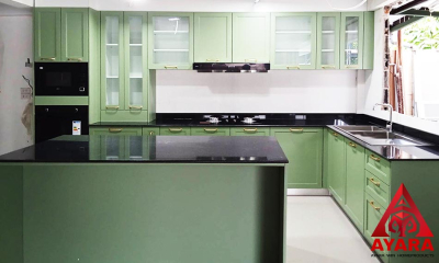 ชุดครัว Built-in ตู้ล่าง โครงซีเมนต์บอร์ด หน้าบาน Plaswood พ่นสีเขียวด้าน