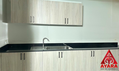 ชุดครัว Built-in โครงซีเมนต์บอร์ด หน้าบาน Laminate สี Kitami Ruster ลายไม้