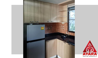 ชุดครัว Built-in โครงซีเมนต์บอร์ด หน้าบาน Laminate สี Clyde Teak