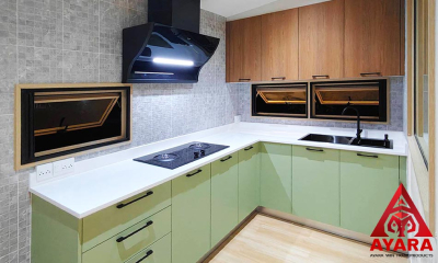 ชุดครัว Built-in โครงซีเมนต์บอร์ด หน้าบาน Hi Gloss สีเขียวด้าน + Laminate สี Coffee Oak