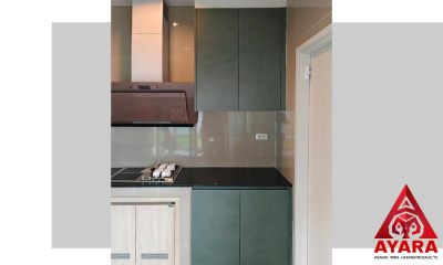 ชุดครัว Built-in โครงซีเมนต์บอร์ด หน้าบาน Melamine สีเขียว + ลายไม้
