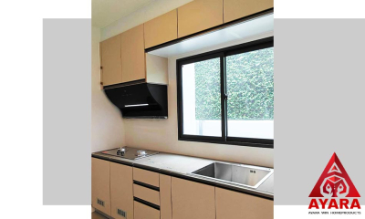 ชุดครัว Built-in โครงซีเมนต์บอร์ด หน้าบาน Laminate สีน้ำตาล