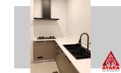 ชุดครัว Built-in โครงซีเมนต์บอร์ด หน้าบาน Melamine สีครีม