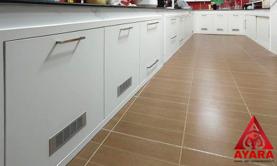 ชุดครัว Built-in โครงซีเมนต์บอร์ด หน้าบาน Laminate สีขาวครีม