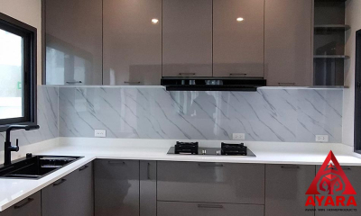 ชุดครัว Built-in โครงซีเมนต์บอร์ด หน้าบาน Laminate สีเทาเงา