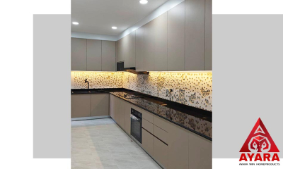 ชุดครัว Built-in โครงซีเมนต์บอร์ด หน้าบาน Melamine สีน้ำตาลอ่อน
