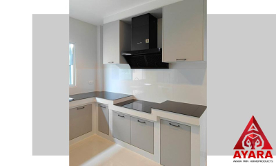 ชุดครัว Built-in โครงซีเมนต์บอร์ด หน้าบาน Laminate สีเทา