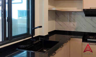 ชุดครัว Built-in โครงซีเมนต์บอร์ด หน้าบาน Melamine สี TNK4222-21 