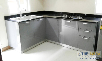 ชุดครัว Built-in โครงซีเมนต์บอร์ด หน้าบาน PVC สีเทา