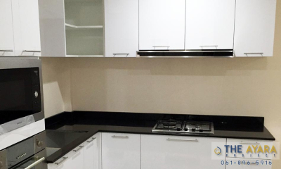 ชุดครัว Built-in โครงซีเมนต์บอร์ด หน้าบาน Acrylic สีขาว