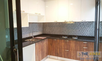 ชุดครัว Built-in โครงซีเมนต์บอร์ด หน้าบาน Melamine ลายไม้สี Loft Golden Oak
