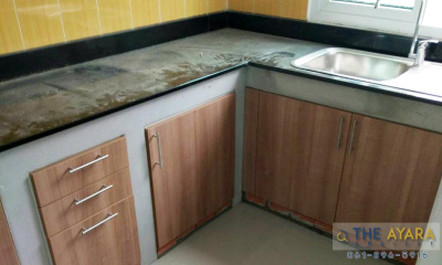 ชุดครัว Built-in โครงซีเมนต์บอร์ด หน้าบาน Melamine สีคาปูชิโน