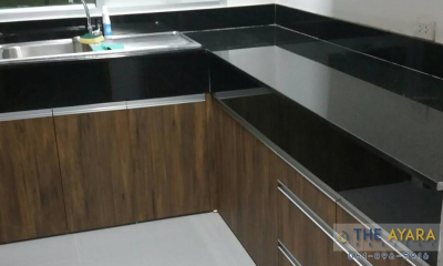 ชุดครัว Built-in โครงซีเมนต์บอร์ด + วงกบ หน้าบาน Laminate สี Aged Walnut