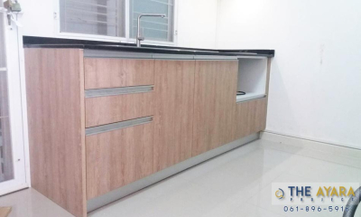 ชุดครัว Built-in โครงซีเมนต์บอร์ด หน้าบาน Laminate สี Rural Oak