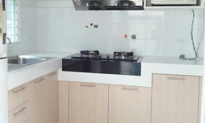 ชุดครัว Built-in Laminate ลายไม้