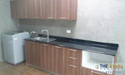 ชุดครัว Budget Kit ตู้ Sink โครงซีเมนต์บอร์ด หน้าบาน Melamine สี Milano Wood 240A - I Shape ขนาด 2.40 เมตร