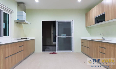 ชุดครัว Built-in โครงซีเมนต์บอร์ด ชุด A, B หน้าบาน Laminate สี Sand Oak
