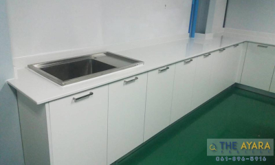 ชุดครัว Built-in โครงซีเมนต์บอร์ด หน้าบาน Melamine สีขาว