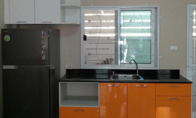 ชุดครัว Built-in PVC สีส้ม+ขาวเงา