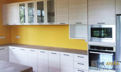ชุดครัว Built-in โครงซีเมนต์บอร์ด หน้าบาน Laminate สี Silverbrush Wood-Cross