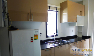 ชุดครัว Built-in PVC สีครีม