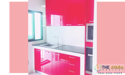 ชุดครัว Built-in โครงซีเมนต์บอร์ด หน้าบาน Hi Gloss สีแดง