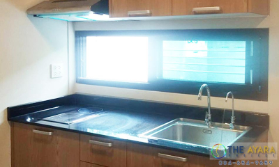 ชุดครัว Built-in โครงซีเมนต์บอร์ด หน้าบาน Melamine สี Smoothy Ash