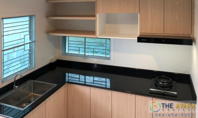 ชุดครัว Built-in โครงซีเมนต์บอร์ด หน้าบาน Laminate สี Vicuna Graceful Oak