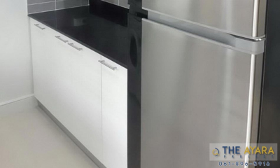 ชุดครัว Built-in Acrylic สีขาวนวล