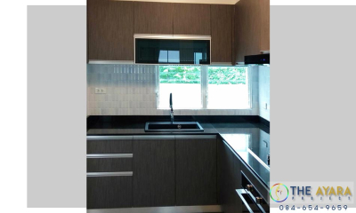 ชุดครัว Built-in โครงซีเมนต์บอร์ด หน้าบาน Laminate สี Mocha Strand