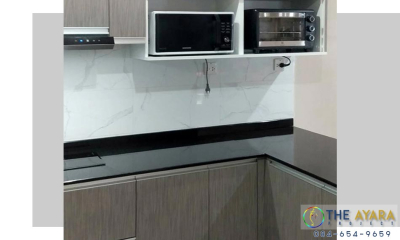 ชุดครัว Built-in โครงซีเมนต์บอร์ด หน้าบาน Laminate สี Sarum Strand