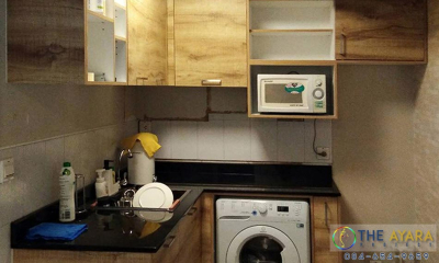 ชุดครัว Built-in โครงซีเมนต์บอร์ด หน้าบาน Melamine สี Pine