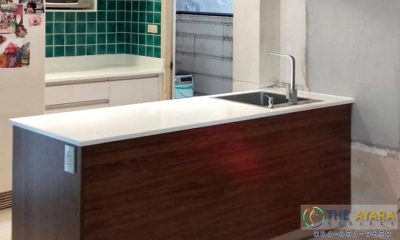 ชุดครัว Built-in โครงซีเมนต์บอร์ด หน้าบาน Melamine สี Oak