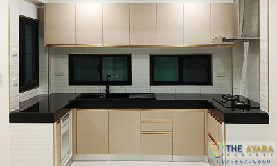 ชุดครัว Built-in โครงซีเมนต์บอร์ด หน้าบาน Melamine สี Grain