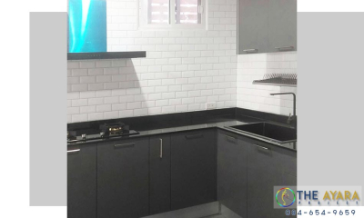 ชุดครัว Built-in โครงซีเมนต์บอร์ด หน้าบาน Laminate สีเทา