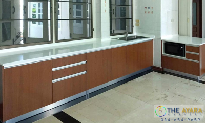 ชุดครัว Built-in โครงซีเมนต์บอร์ด หน้าบาน Melamine สี Pop Walnut